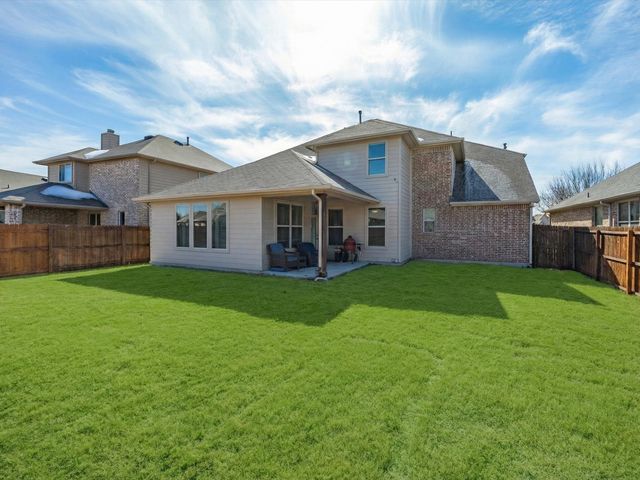 1056 Mesa Crest Drive, Fort Worth, TX 76052