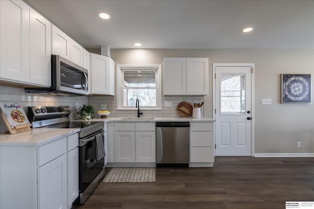 706 Lemay Drive, Bellevue, NE 68005