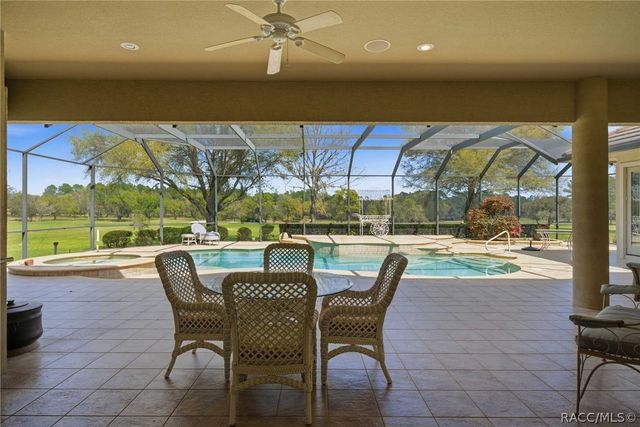 3207 W Wentworth Loop, Lecanto, FL 34461