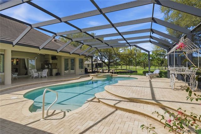 3207 W Wentworth Loop, Lecanto, FL 34461