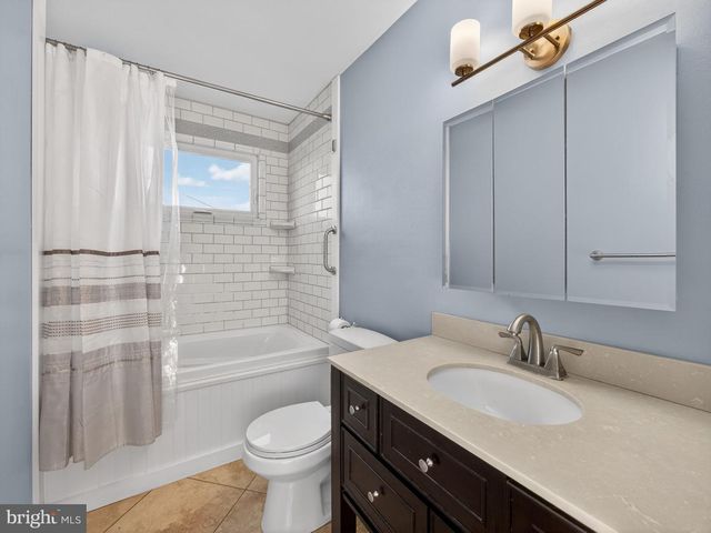 1277 BEVERLY RD, Warminster, PA 18974