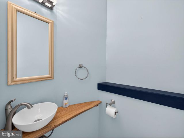 1277 BEVERLY RD, Warminster, PA 18974