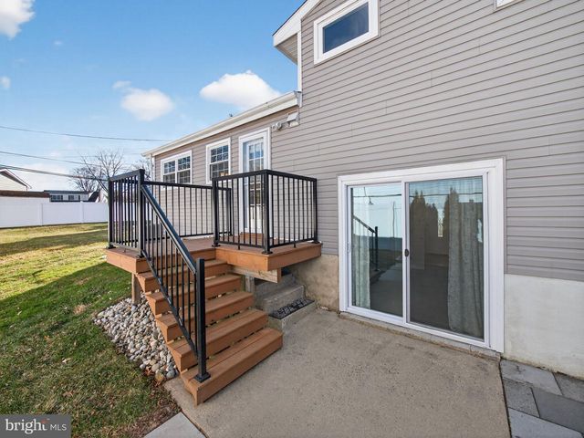 1277 BEVERLY RD, Warminster, PA 18974