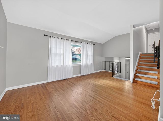 1277 BEVERLY RD, Warminster, PA 18974