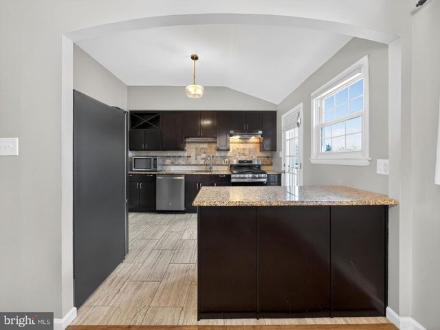 1277 BEVERLY RD, Warminster, PA 18974