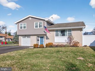 1277 BEVERLY RD, Warminster, PA 18974