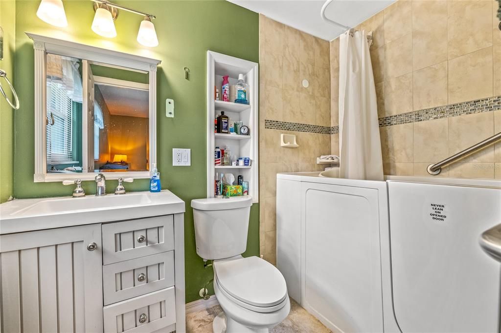 Image 19 of property listing at 12 COUNTRY CLUB DRIVE B, New Smyrna Beach, FL 32168