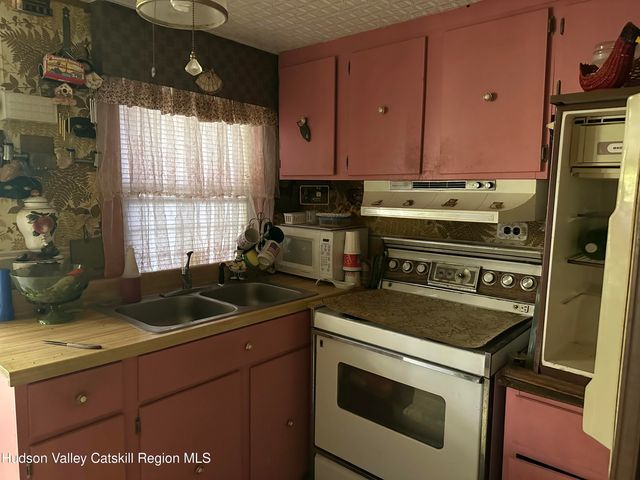 26 Rose Street, Niverville, NY 12130