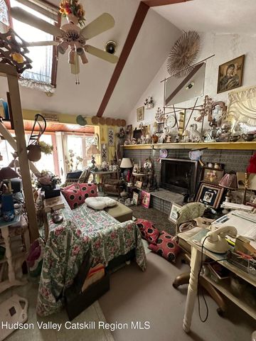 26 Rose Street, Niverville, NY 12130