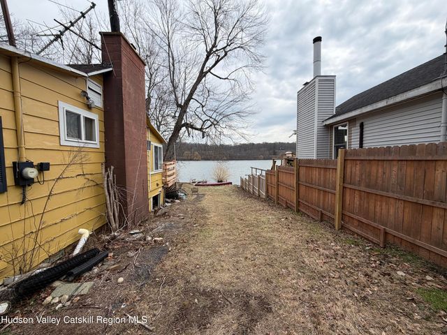 26 Rose Street, Niverville, NY 12130