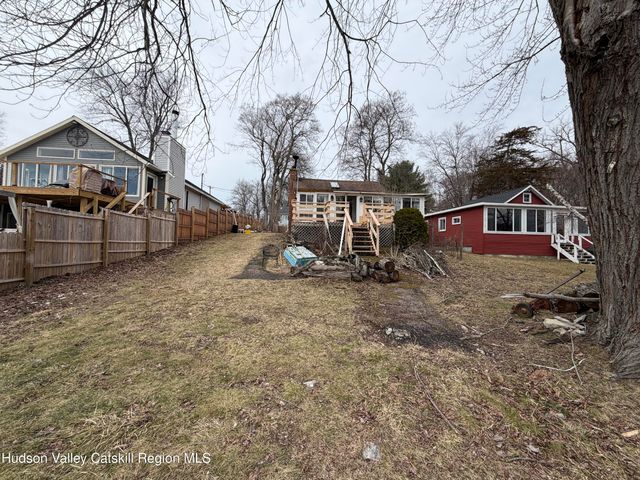 26 Rose Street, Niverville, NY 12130