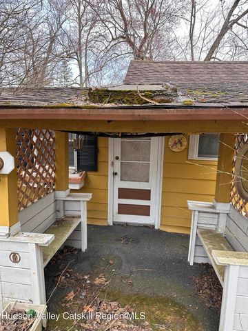 26 Rose Street, Niverville, NY 12130