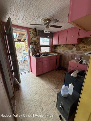 26 Rose Street, Niverville, NY 12130