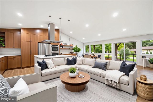 7614 HAMILTON SPRING RD, Bethesda, MD 20817