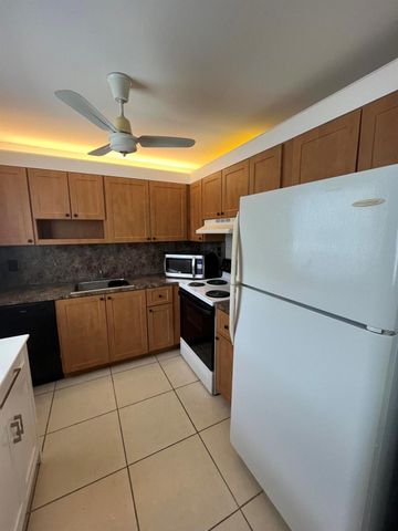 52 Flanders B, Delray Beach, FL 33484