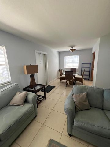 52 Flanders B, Delray Beach, FL 33484