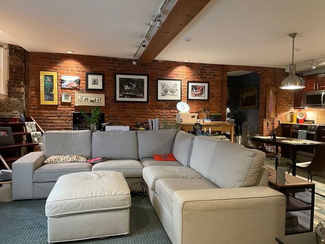 1760 Beacon Street 3, Brookline, MA 02445
