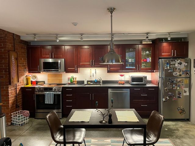 1760 Beacon Street 3, Brookline, MA 02445