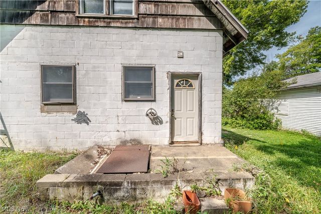 1090 N River Road NE, Warren, OH 44483