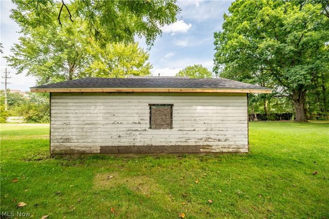 1090 N River Road NE, Warren, OH 44483