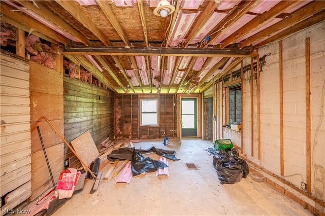 1090 N River Road NE, Warren, OH 44483