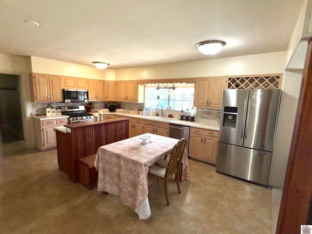 711 Pryor Street, Mayfield, KY 42066