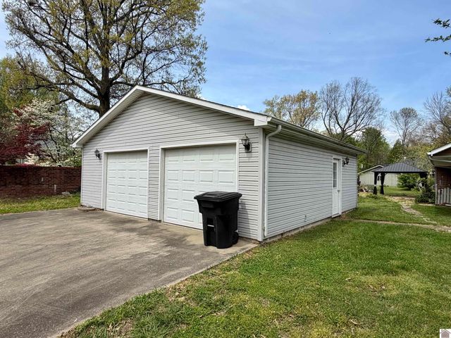711 Pryor Street, Mayfield, KY 42066
