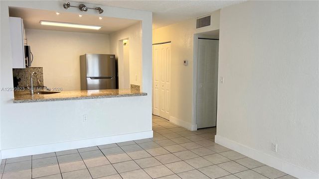 4550 NW 9th Street 817E, Miami, FL 33126