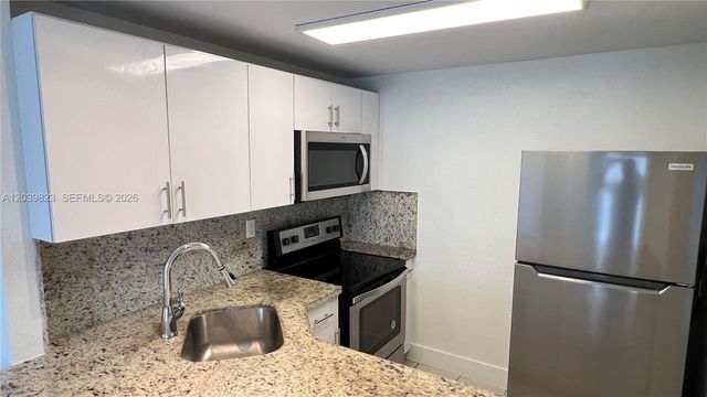 4550 NW 9th Street 817E, Miami, FL 33126