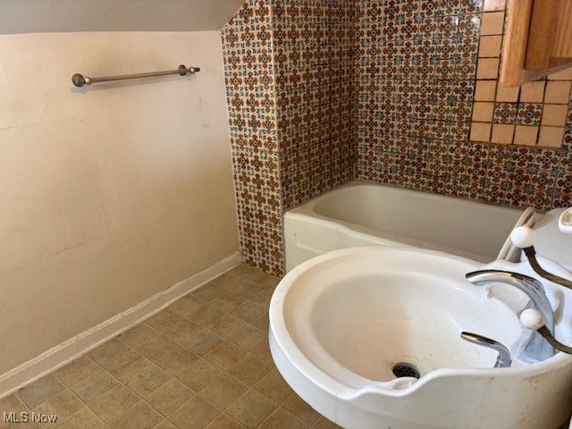 3337 Dellwood Road, Cleveland Heights, OH 44118