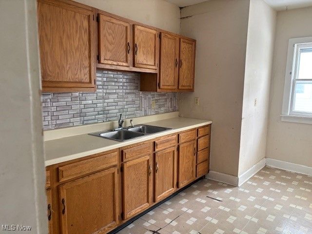 3337 Dellwood Road, Cleveland Heights, OH 44118