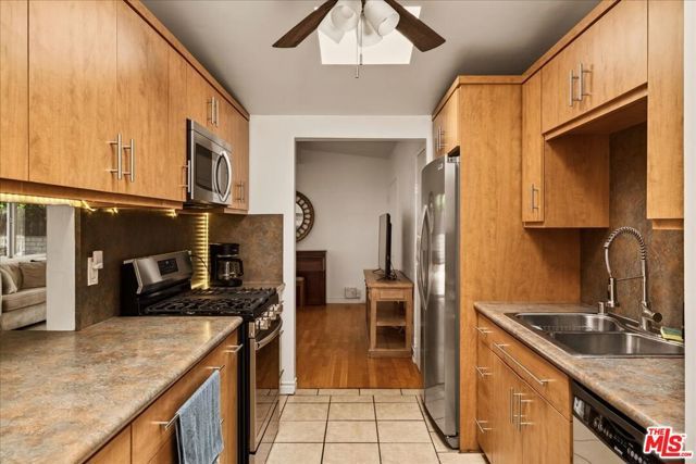 17248 Warrington Drive, Granada Hills (los Angeles), CA 91344