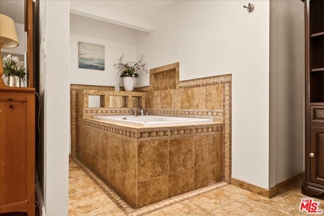 17248 Warrington Drive, Granada Hills (los Angeles), CA 91344