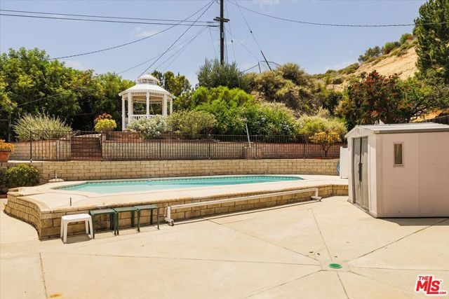 17248 Warrington Drive, Granada Hills (los Angeles), CA 91344