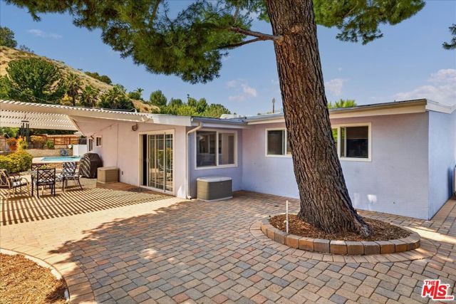 17248 Warrington Drive, Granada Hills (los Angeles), CA 91344