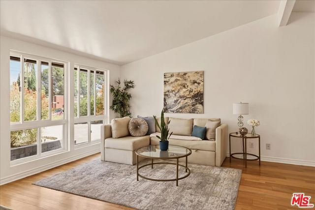 17248 Warrington Drive, Granada Hills (los Angeles), CA 91344