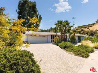 17248 Warrington Drive, Granada Hills (los Angeles), CA 91344