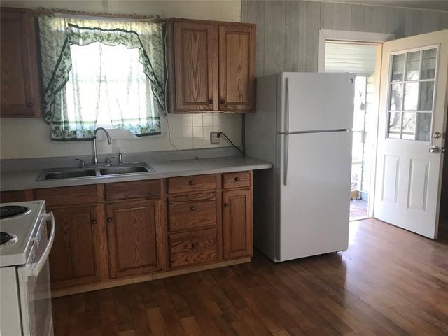 1414 Woodward Street, Damon, TX 77430