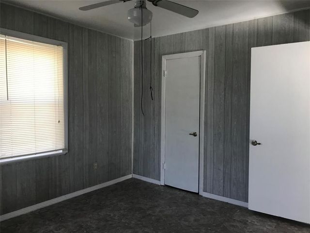 1414 Woodward Street, Damon, TX 77430