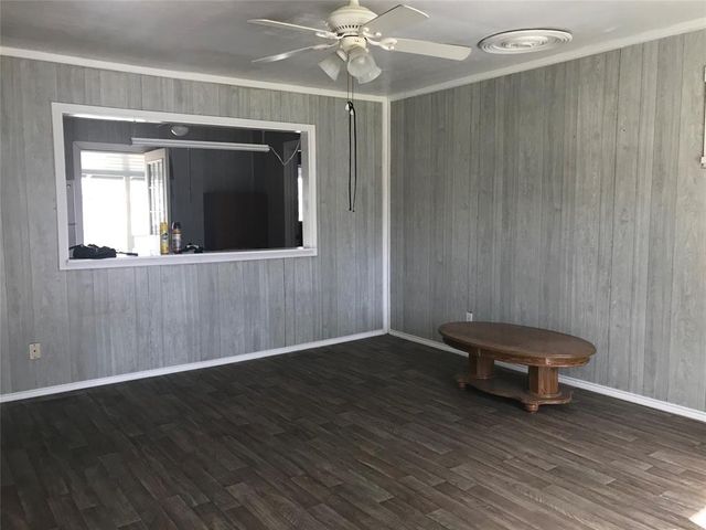 1414 Woodward Street, Damon, TX 77430