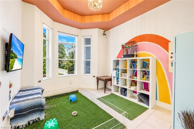 525 Desoto BLVD N, Naples, FL 34120