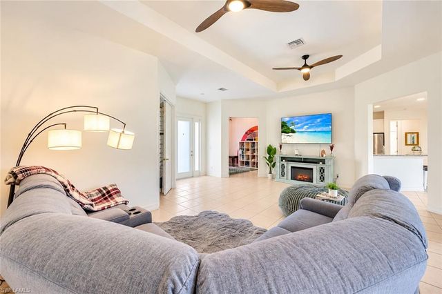 525 Desoto BLVD N, Naples, FL 34120