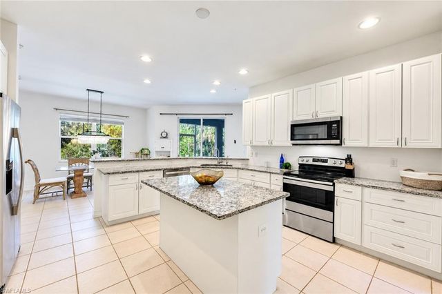 525 Desoto BLVD N, Naples, FL 34120
