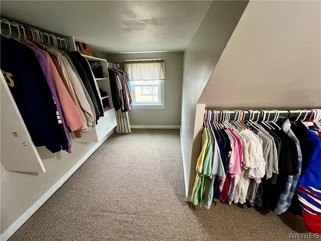 70 Irwinwood Road, Lancaster, NY 14086