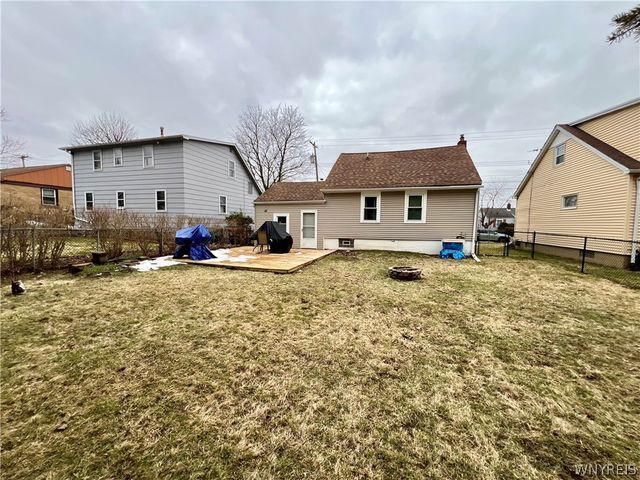 70 Irwinwood Road, Lancaster, NY 14086