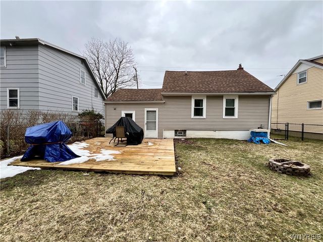 70 Irwinwood Road, Lancaster, NY 14086