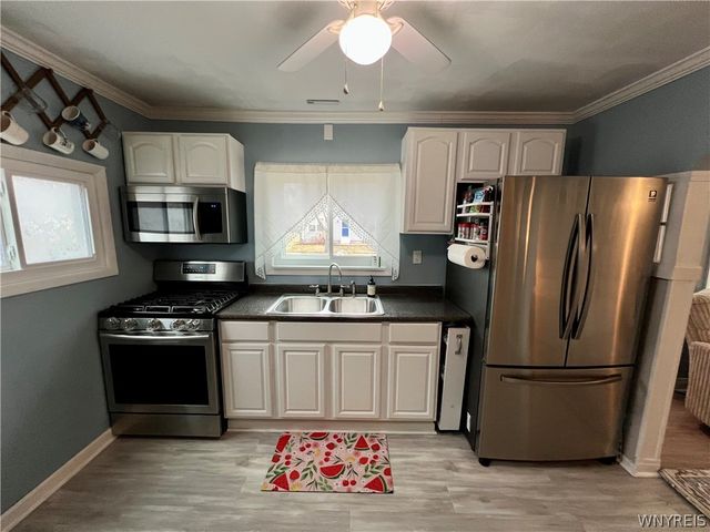 70 Irwinwood Road, Lancaster, NY 14086