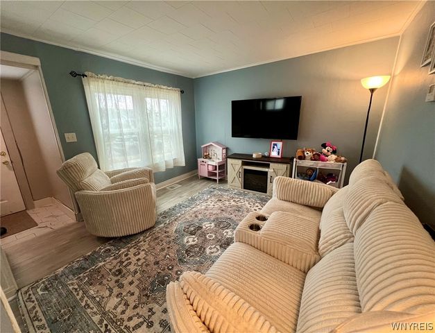 70 Irwinwood Road, Lancaster, NY 14086