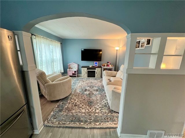 70 Irwinwood Road, Lancaster, NY 14086