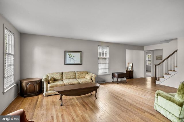 20 DONCASTER RD, Cherry Hill, NJ 08003